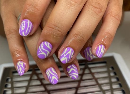 diseño de uñas en Peluquería y Estética El Ejido
